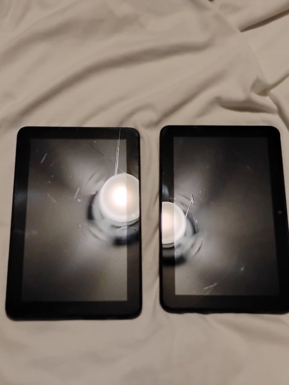 Two Amazon Fire Tablet's 7 (12 Generation 2022) - Picture 2 of 5